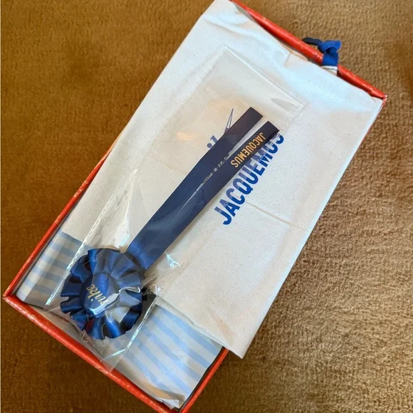 Nike x Jacquemus Moon Shoe - Picture 5 of 8